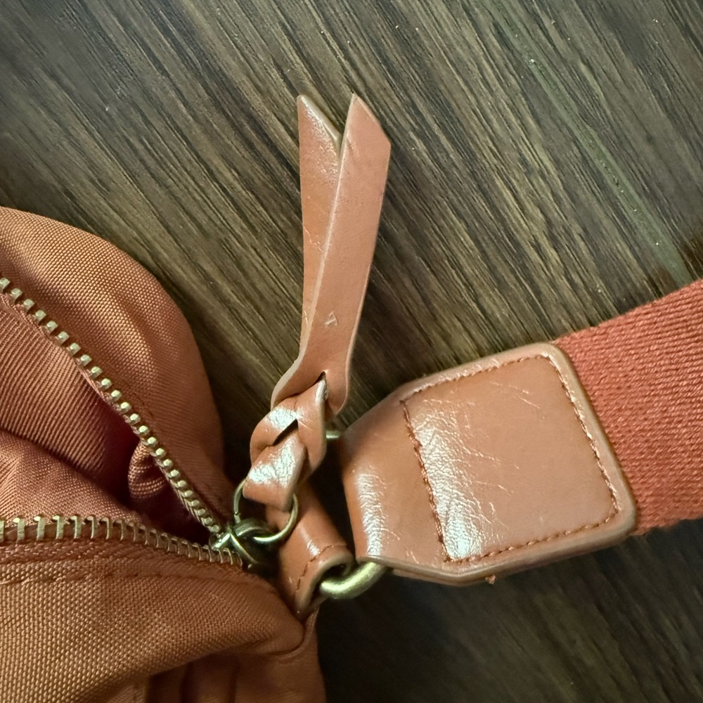 UNIVERSAL THREAD (by Target) crossbody bag, NWOT. Burnt orange. - Picture 3 of 6
